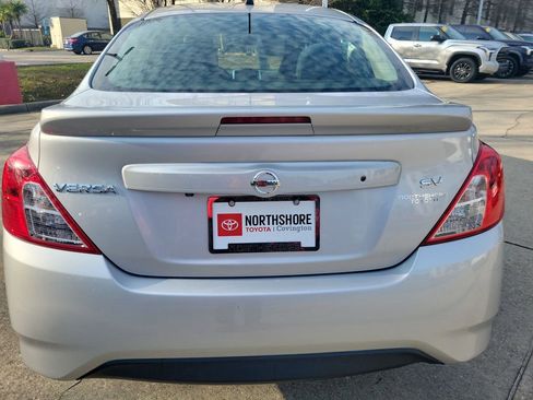 Used 2019 Nissan Versa SV image 4