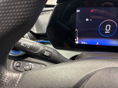 Used 2025 Chevrolet Trax LT FWD image 19