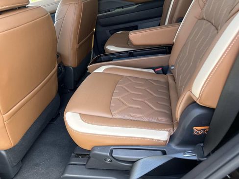 New 2026 Nissan Pathfinder Platinum FWD image 13