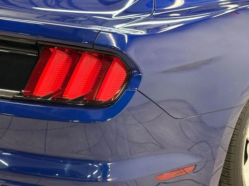 Used 2015 Ford Mustang Coupe RWD image 10