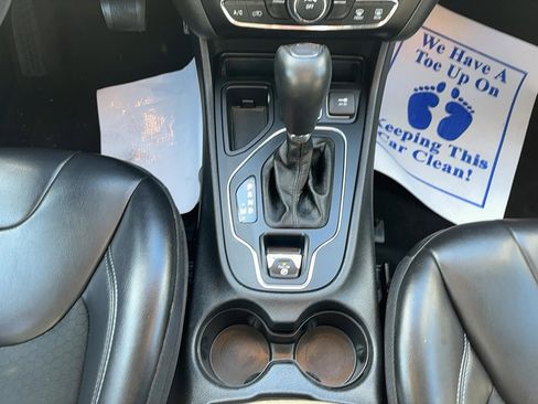 Used 2020 Jeep Cherokee Latitude Plus image 16