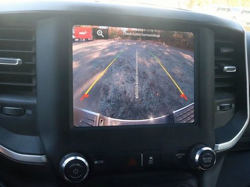 Used 2024 RAM 3500 Big Horn image 24