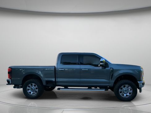 Certified 2024 Ford F250 Lariat w/ Chrome Package AWD/4WD image 32