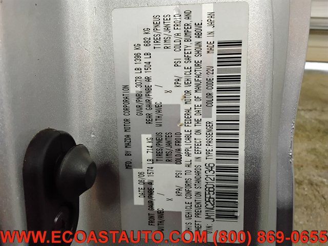 Used 2006 MAZDA MX-5 Miata RWD image 17