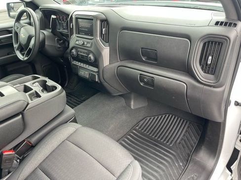 Used 2022 Chevrolet Silverado 1500 Custom image 16