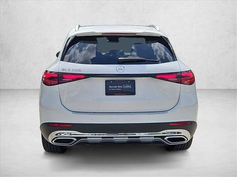 Used 2026 Mercedes-Benz GLC 300 image 7