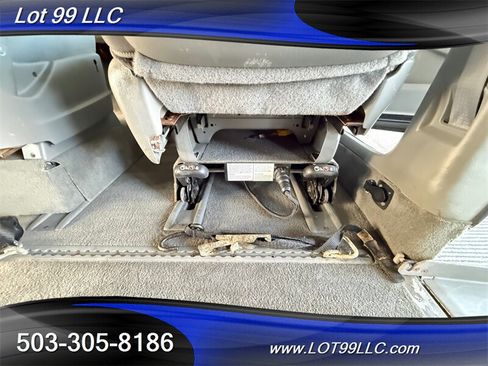 Used 2006 Chrysler Town & Country Touring w/ Trailer Tow Prep Group FWD image 51