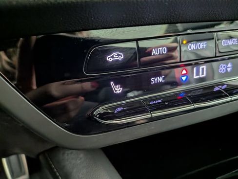 Used 2023 Buick Envision Essence w/ Sport Touring Package FWD image 9