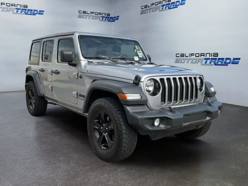 Used 2021 Jeep Wrangler Unlimited Sport AWD/4WD image 3