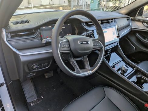 New 2026 Jeep Grand Cherokee Limited image 3