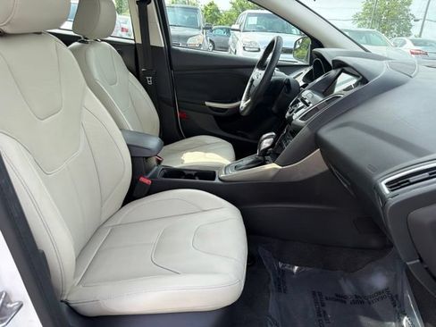 Used 2018 Ford Focus Titanium FWD image 28