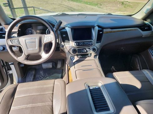 Used 2016 GMC Yukon Denali image 7