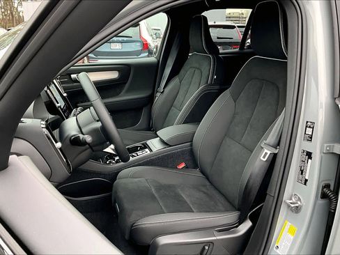 New 2026 Volvo XC40 B5 Ultra w/ Protection Package Premier image 13