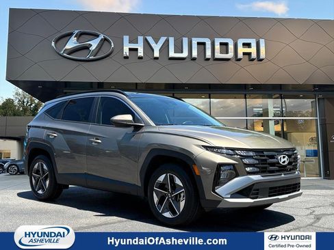 Certified 2025 Hyundai Tucson SEL AWD/4WD image 1