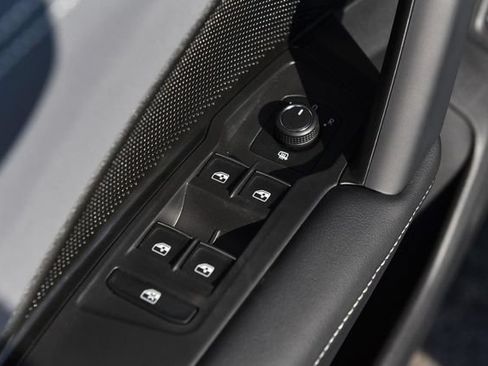 New 2026 Volkswagen Tiguan SE R-Line AWD/4WD image 8