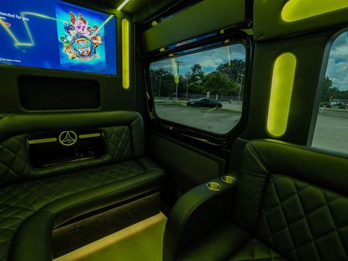 Used 2024 Mercedes-Benz Sprinter 3500 image 61