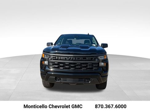 New 2026 Chevrolet Silverado 1500 Custom Trail Boss w/ Midnight Edition AWD/4WD image 9