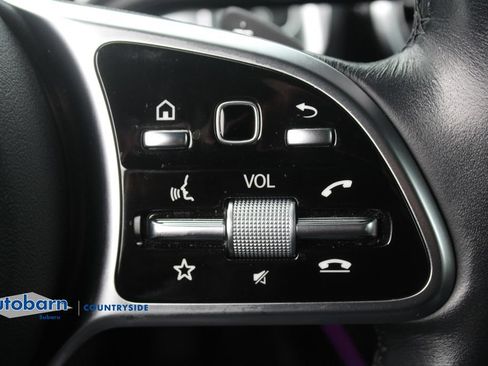 Used 2023 Mercedes-Benz GLB 250 4MATIC w/ Premium Package image 13