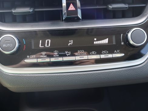 Used 2023 Toyota Corolla LE w/ Carpet Mat Package (TMS) FWD image 20