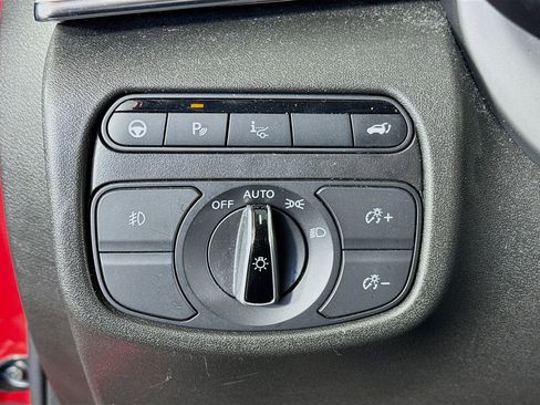 Used 2023 INFINITI QX50 Sensory image 10