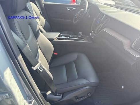 Used 2024 Volvo XC60 B5 Plus w/ Climate Package AWD/4WD image 3