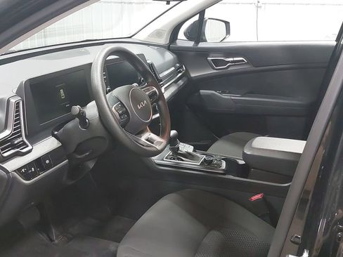 Used 2025 Kia Sportage LX image 15