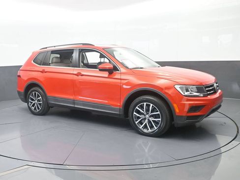 Used 2019 Volkswagen Tiguan SE w/ Panoramic Sunroof Package FWD image 8