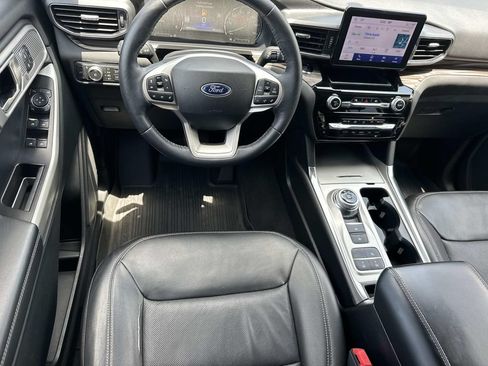 Used 2022 Ford Explorer Limited w/ Equipment Group 301A RWD image 17