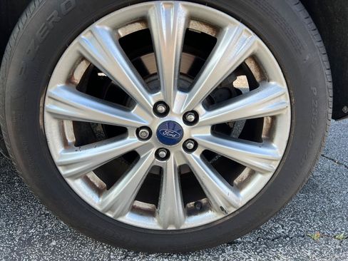 Used 2017 Ford Escape Titanium FWD image 12