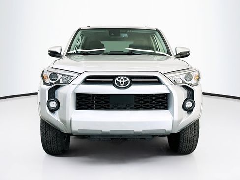 Used 2024 Toyota 4Runner SR5 Premium image 2