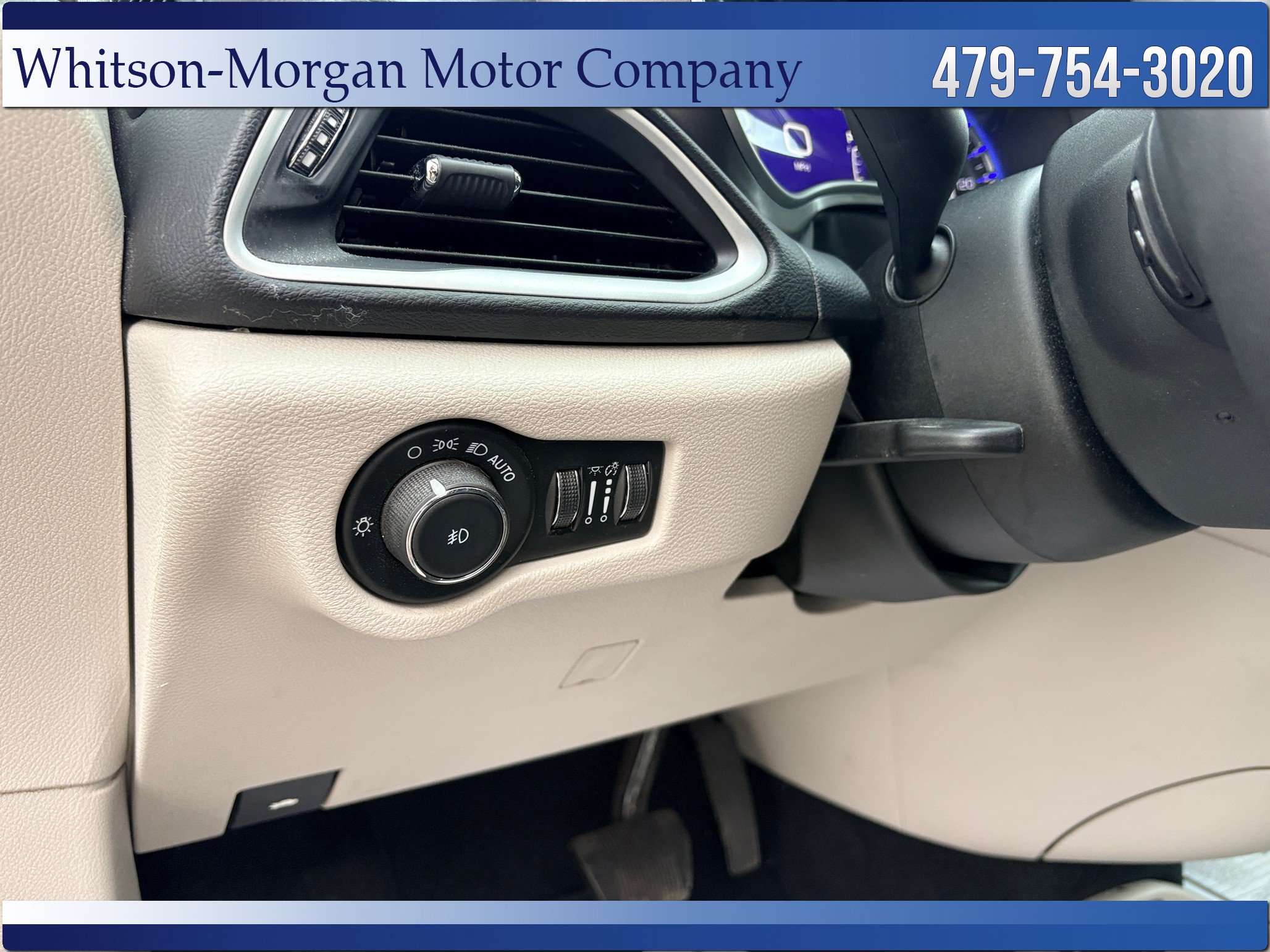 Used 2024 Chrysler Pacifica Touring-L FWD image 14