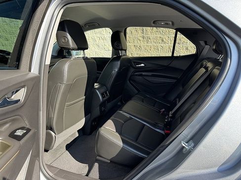 Used 2023 Chevrolet Equinox Premier image 25