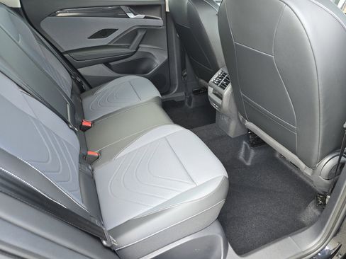 New 2025 Volkswagen Tiguan SE image 15