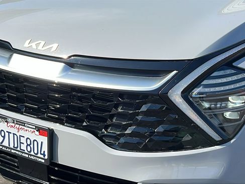 Used 2025 Kia Sportage SX image 4