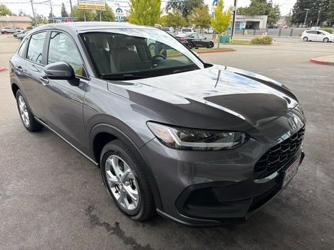 Used 2025 Honda HR-V LX image 3