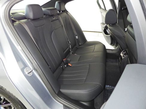 Used 2023 BMW 530e w/ M Sport Package image 20