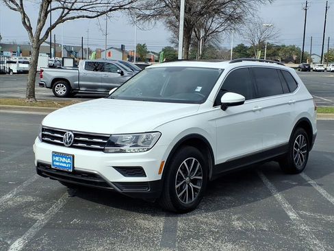 Used 2020 Volkswagen Tiguan SE w/ Panoramic Sunroof Package image 4