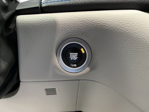 Used 2021 Chrysler Pacifica Touring-L image 21