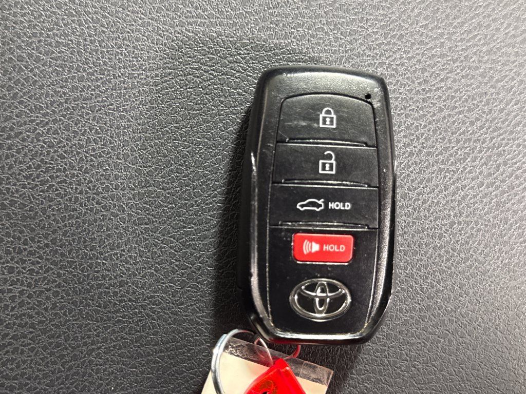 Used 2025 Toyota Camry LE FWD image 34
