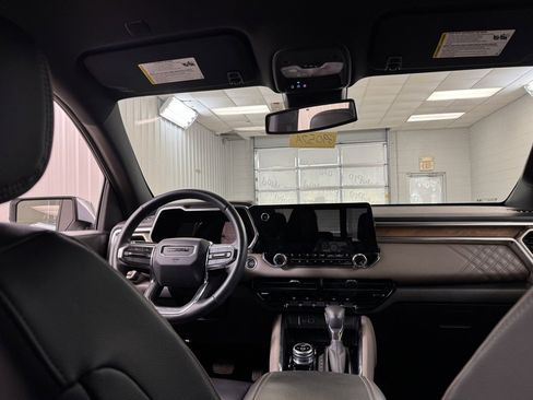 Used 2024 GMC Canyon Denali image 22