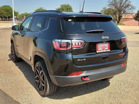 Used 2022 Jeep Compass Trailhawk image 2