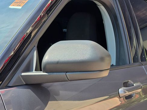 Used 2021 Ford Explorer XLT RWD image 9