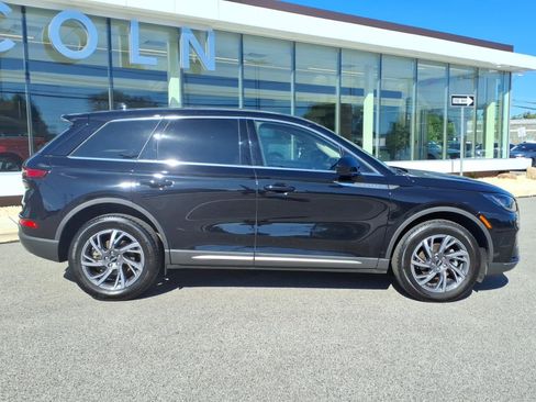 Certified 2024 Lincoln Corsair AWD image 3