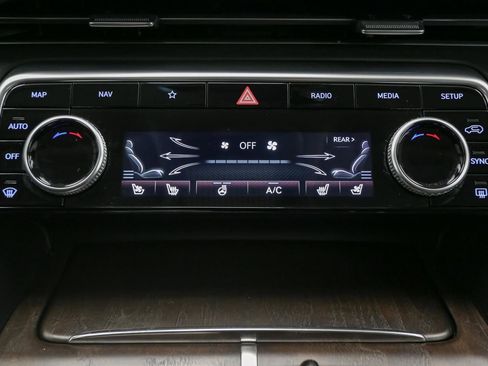 Used 2022 Genesis GV80 3.5T Prestige Signature w/ Winter Weather Package image 36