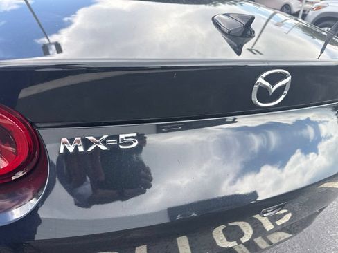 Used 2024 MAZDA MX-5 Miata Grand Touring RWD image 19