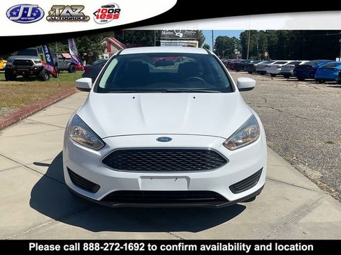 Used 2018 Ford Focus SE image 2