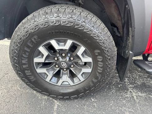 Used 2023 Toyota Tacoma TRD Off-Road AWD/4WD image 46