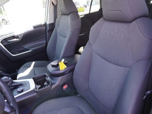 Used 2021 Toyota RAV4 XLE w/ Convenience Package AWD/4WD image 23