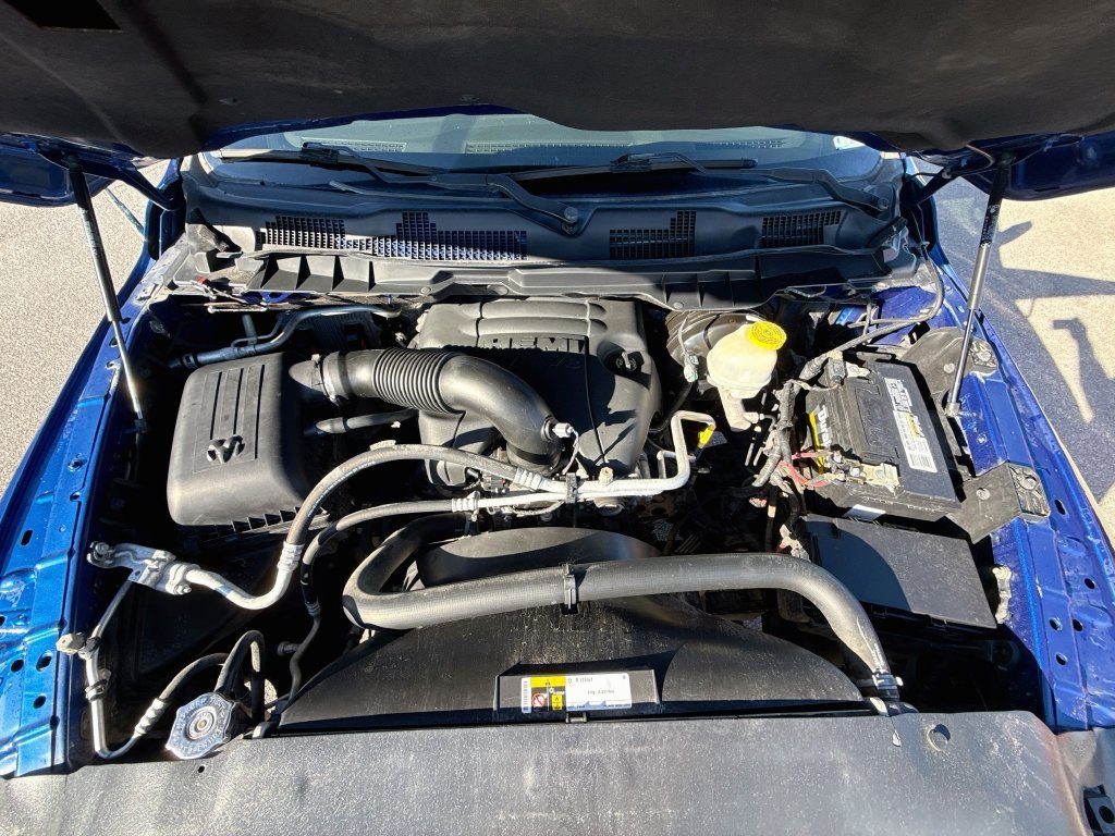 Used 2017 RAM 1500 Classic SLT AWD/4WD image 30