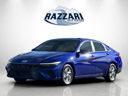 Used 2024 Hyundai Elantra SE FWD image 7